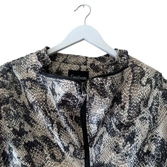 chouyatou Women's Studded Perfect Fit Faux Leather Moto Biker Jacket SZ L - Picture 2 of 14